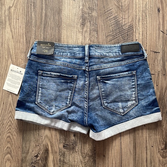 BNWT Bootlegger Shorts Sz 28 - Picture 3 of 3